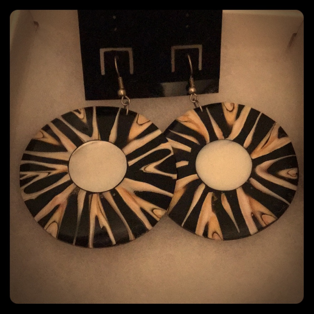 Tribal Shell Stone Drop Earrings!